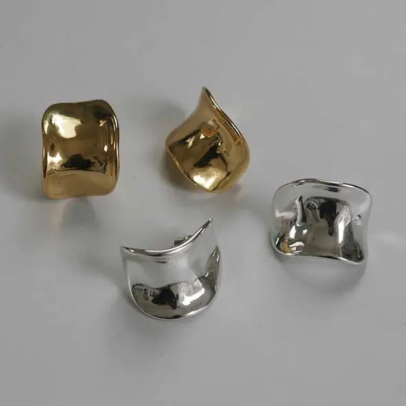 Flo Earrings in Gold