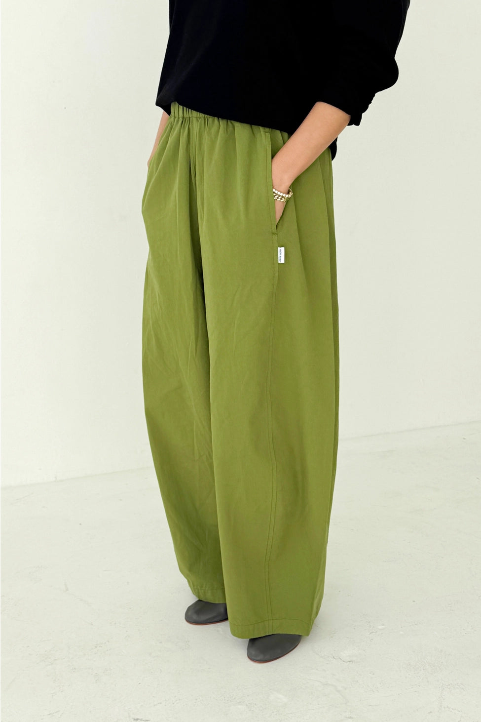 Parachute Pants in Artichoke