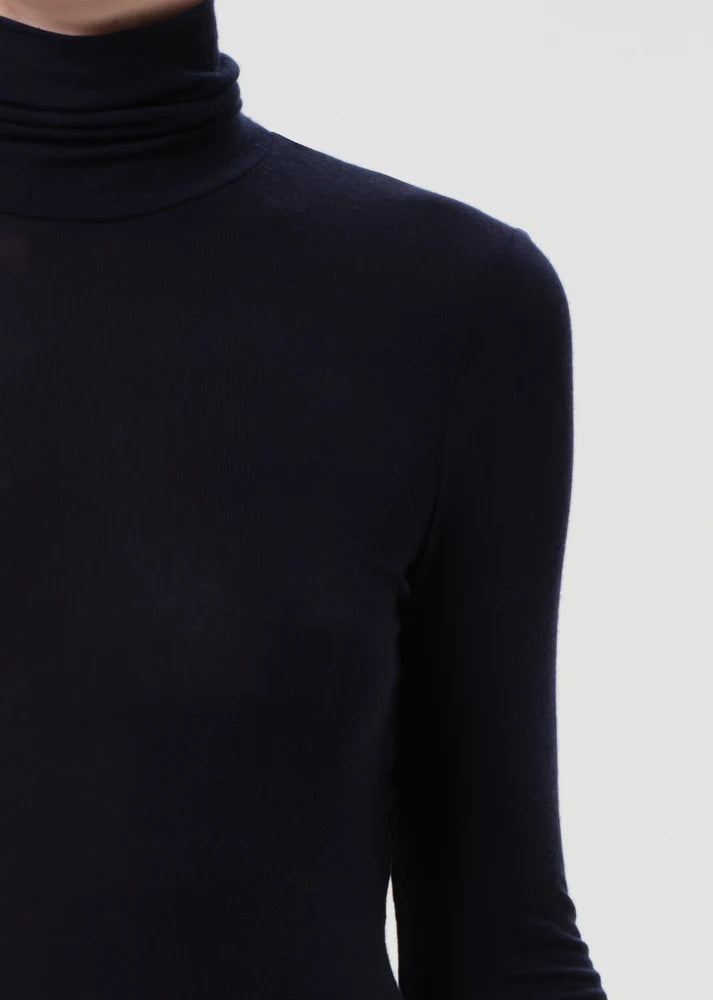 Pascale Turtleneck in Navy