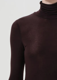 Pascale Turtleneck in Root
