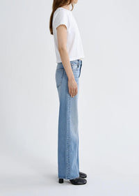 Harper Straight Jean in Outlook
