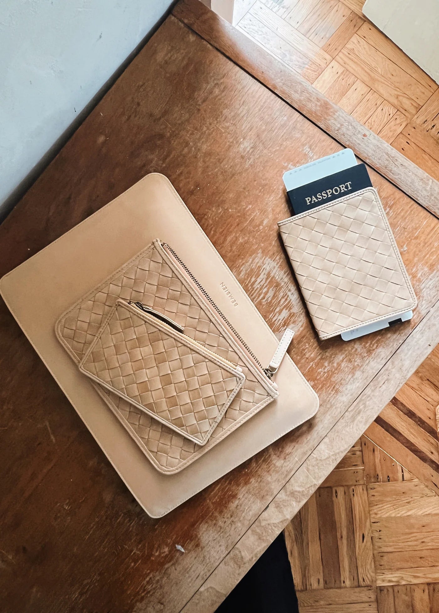 Este Passport Holder in Caramel