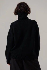 Alpaca Heritage Turtleneck in Black