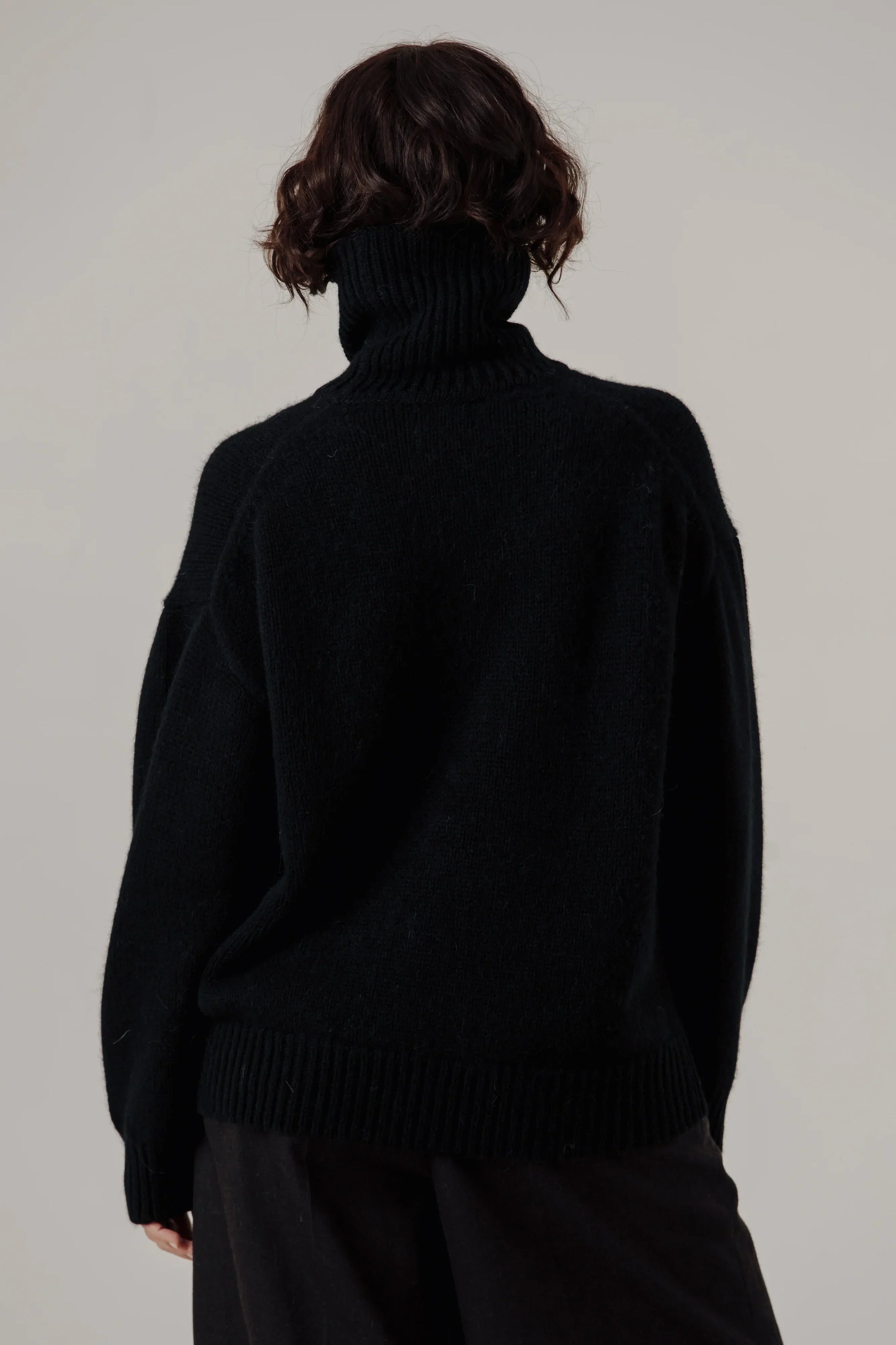 Alpaca Heritage Turtleneck in Black