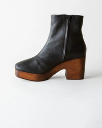 Elianna Clog in Coal Nappa
