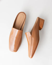 Felix Loafer Mule in Latte Crinkle