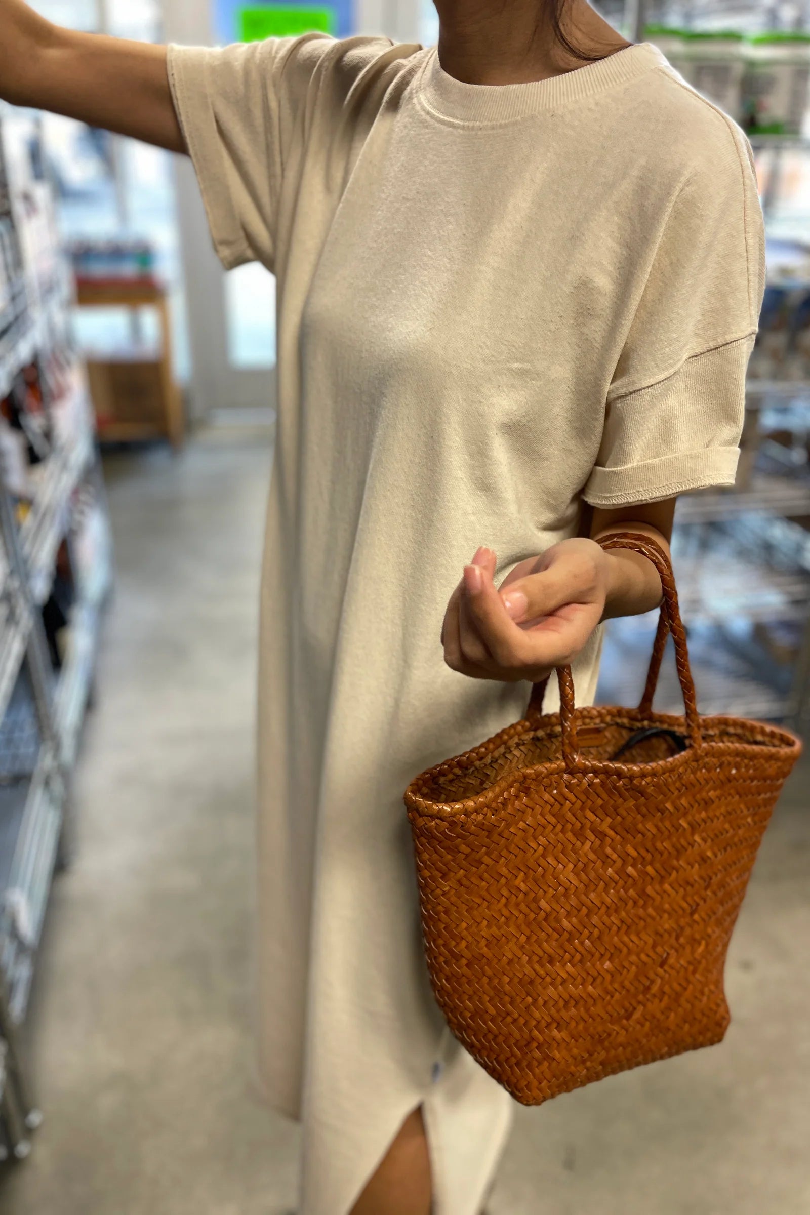 Her Dress in Naturel