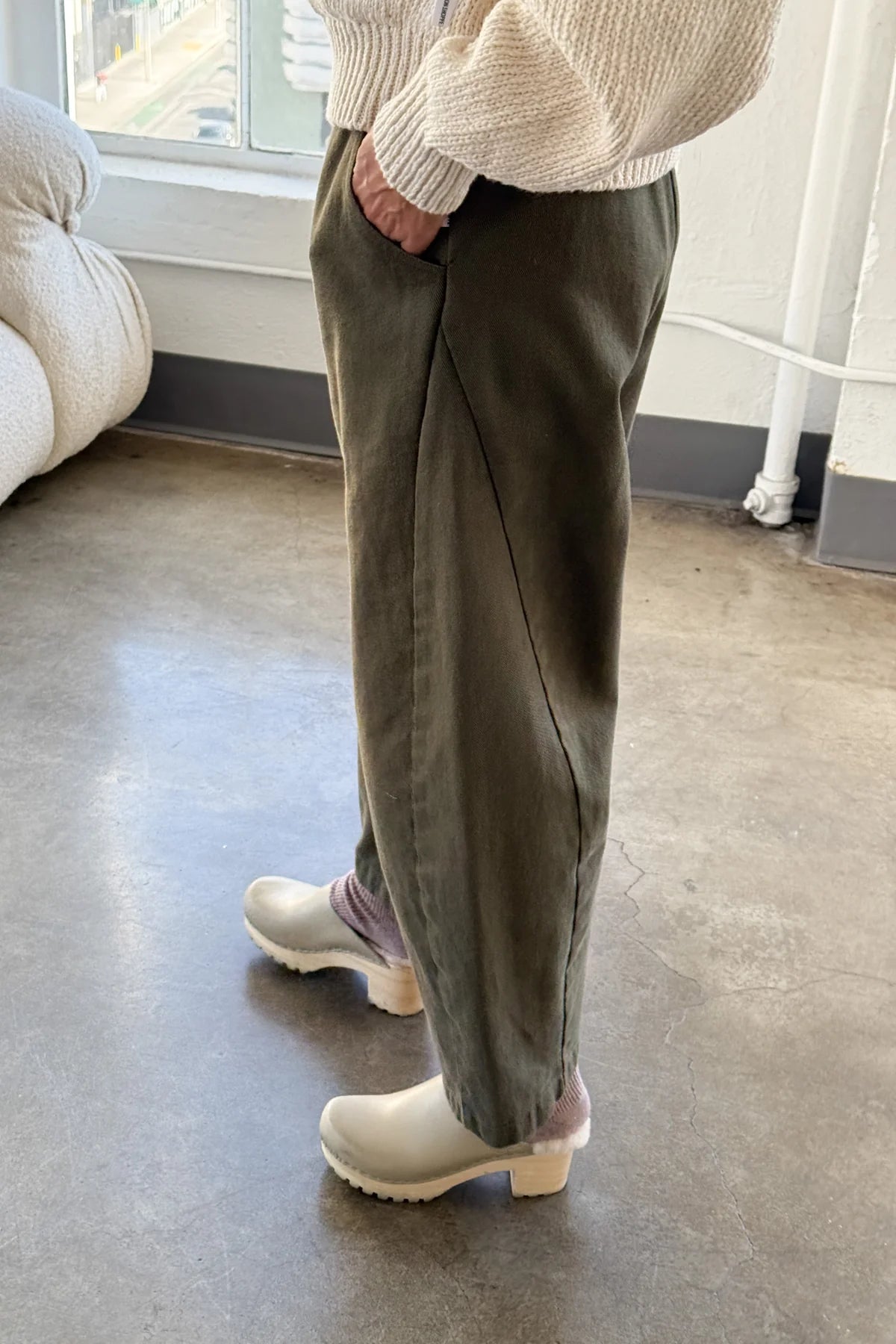 Arc Pant in Olive