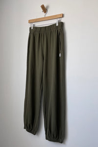 Balloon Pants in Olive