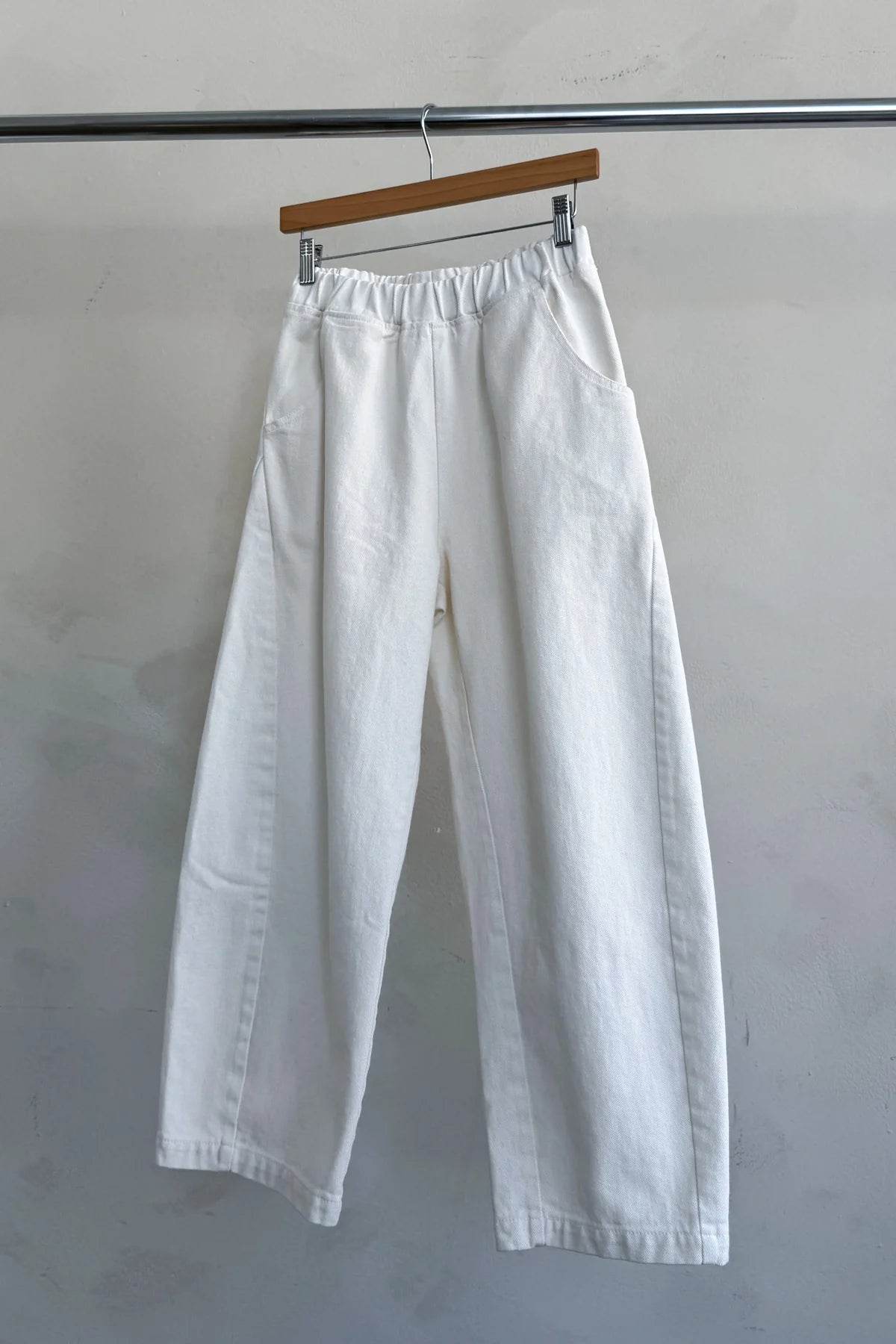 Arc Pant in Milk
