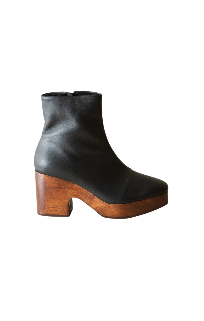 Elianna Clog in Coal Nappa