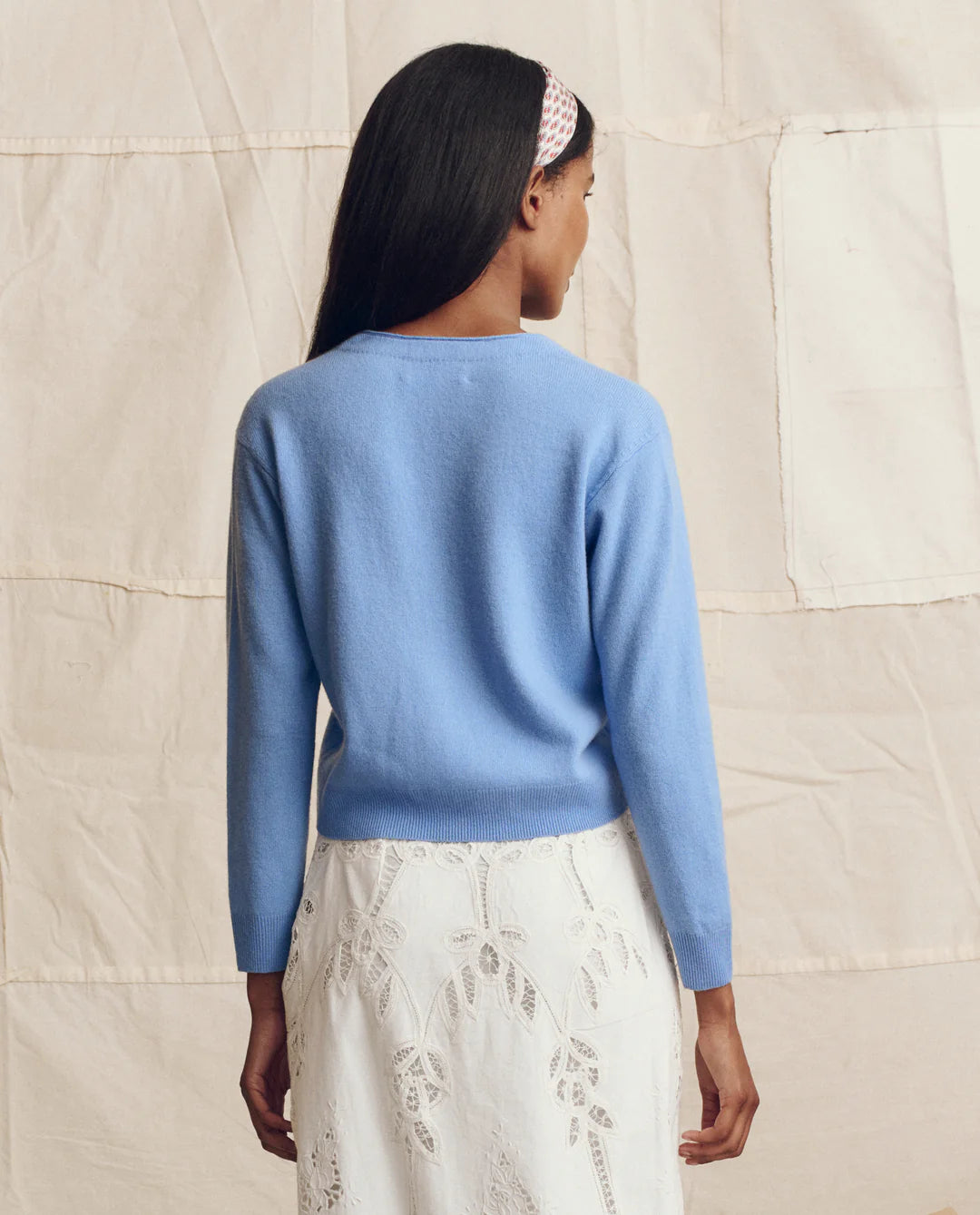 The Cashmere Tiny V-Neck Cardigan in Soft Blue
