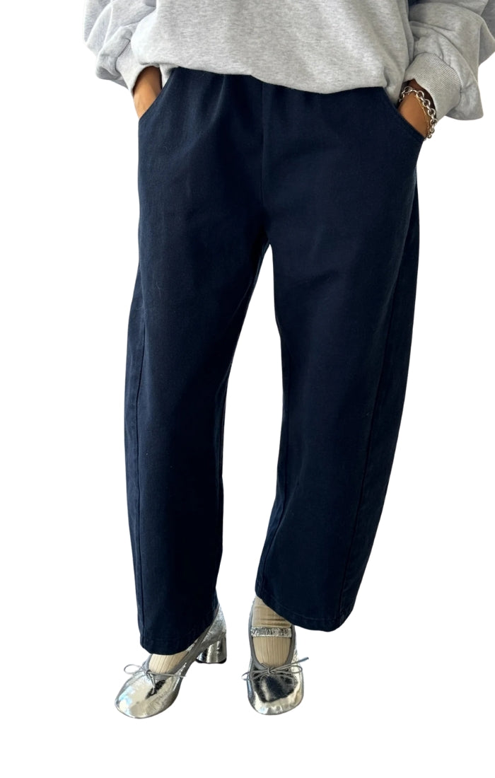 Arc Pant in Navy