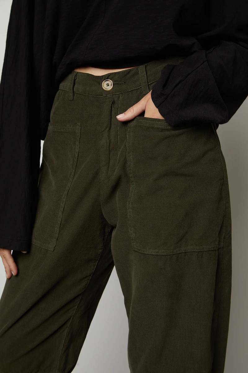 Sue Corduroy Pant in Olive
