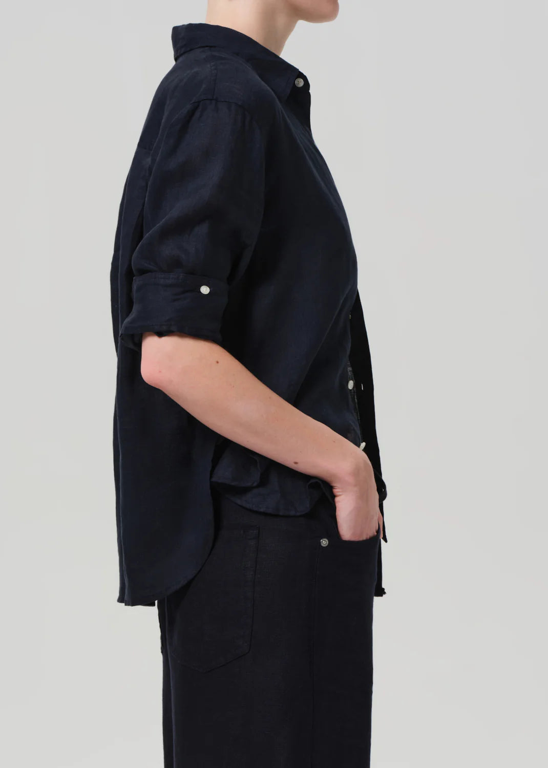 Kayla Shrunken Linen Shirt in True Navy